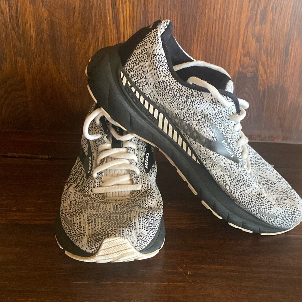 Brooks size 9 Adrenaline womens shoes